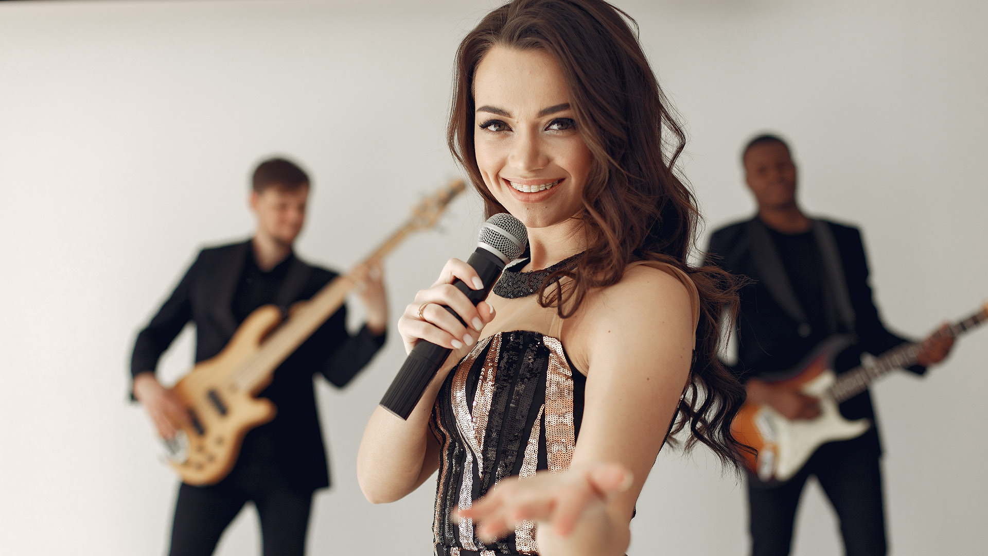 Aurios-1920x1080px_img91